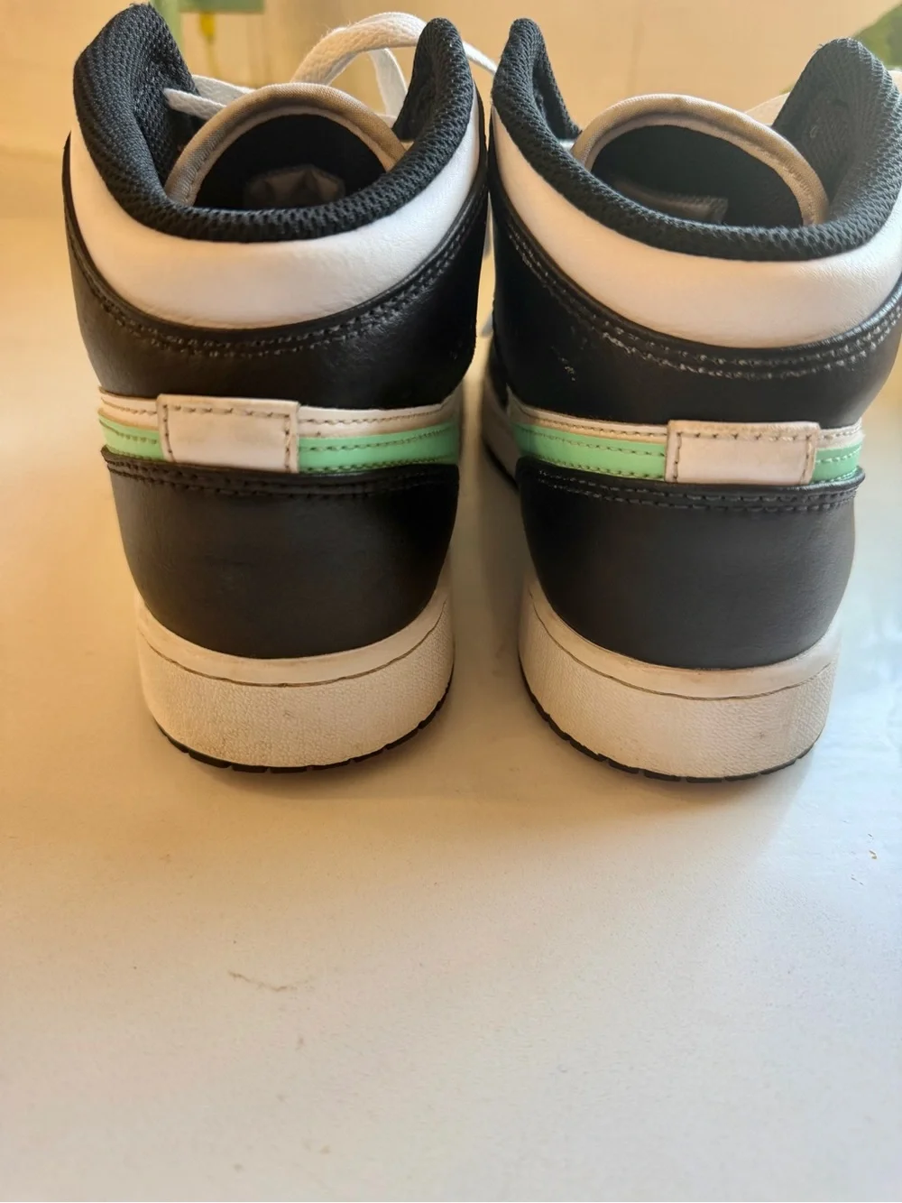 Nike air Jordan 1 mid white green glow basketball shoes youth 5